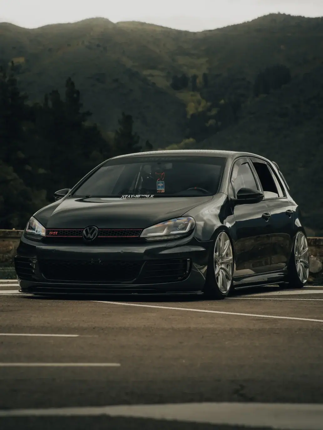 Volkswagen Golf VI GTI negro rebajado